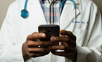 36 Prozent vereinbaren ihre Arzttermine online